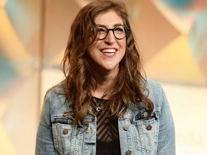Mayim Bialik said she wore suits while guest-hosting 'Jeopardy!' to look like 'the academic I was trained to be'