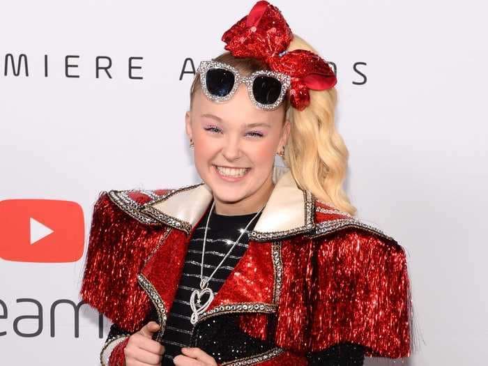 Jojo Siwa says she's trying to get her kissing scene with a man removed from an upcoming movie