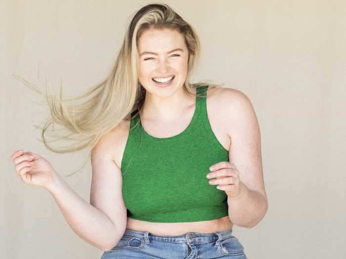 Model Iskra Lawrence won't let photographers edit her postpartum body, saying the 'airbrushed illusion' feeds toxic beauty culture