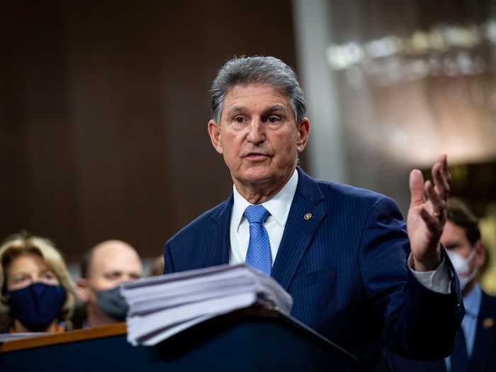 Fox News anchor Chris Wallace grilled Democratic Sen. Joe Manchin, suggesting he's 'naive' about bipartisanship in his filibuster stance