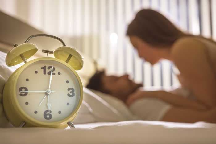 How to choose the ideal time for dates and sex based on your sleep cycle