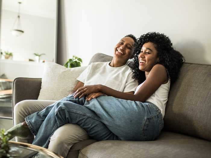 Try these 1-minute marriage exercises to improve your intimacy and communication