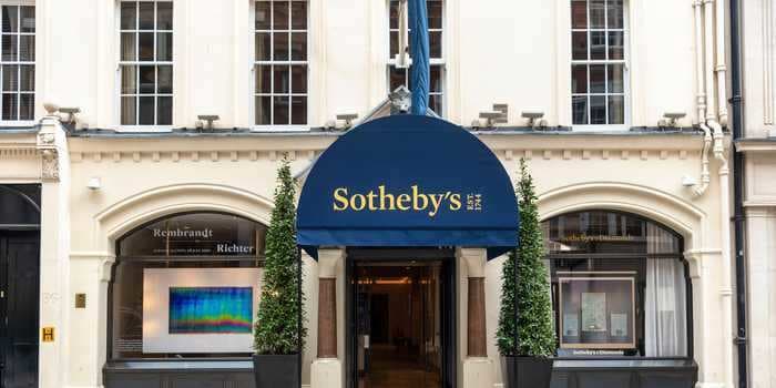 Luxury auction house Sotheby's is accepting cryptocurrencies as payment for a $15 million diamond