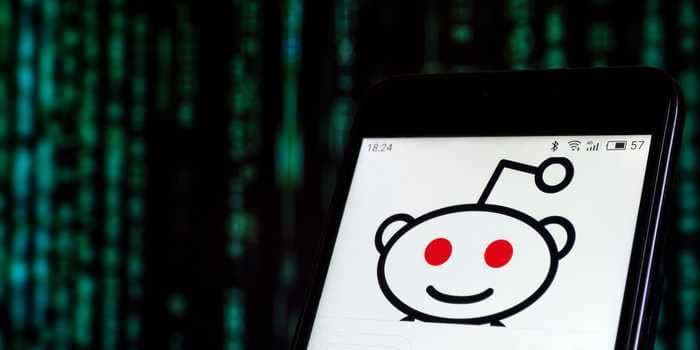 Reddit is auctioning 3 ethereum NFTs featuring its alien mascot Snoo