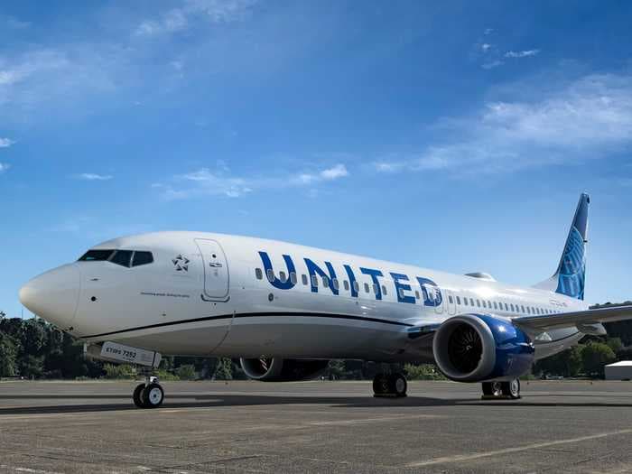 United just made the largest aircraft order in its history for 270 new Boeing and Airbus jets with seatback screens, WiFi, and more first class seats