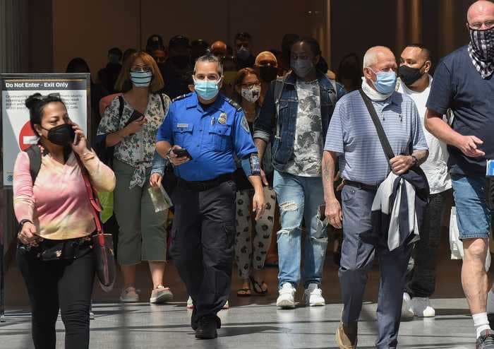 The TSA is paying $1,000 sign-on bonuses to airport security screeners as it tries to plug staff shortages - just as reports of aggressive passengers hit record highs