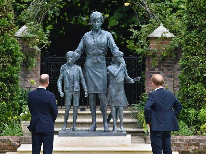 See the first photos of Princess Diana's statue that was just unveiled on what would have been her 60th birthday