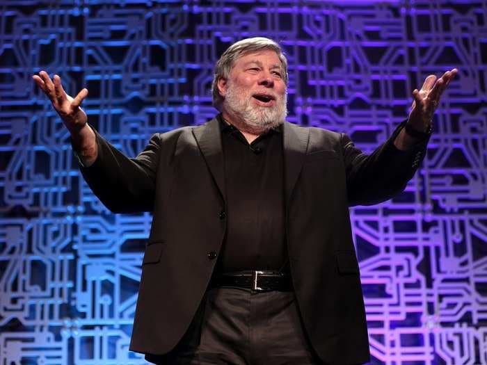 Apple co-founder Steve Wozniak stands against the company's anti-repair stance