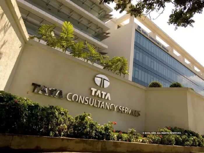 TCS has loaded up half a million peeps as it expects many to move on
