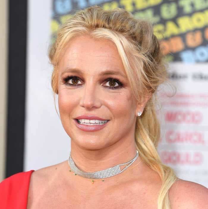 Britney Spears appears to criticize her sister and mother, calling out those closest to her 'who never showed up'