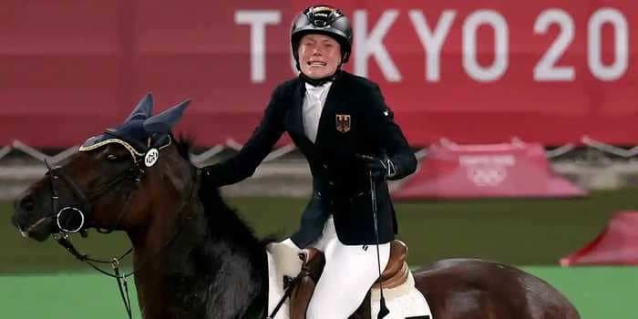An Olympic pentathlete went from first place to 31st and broke down in tears after her horse refused to jump