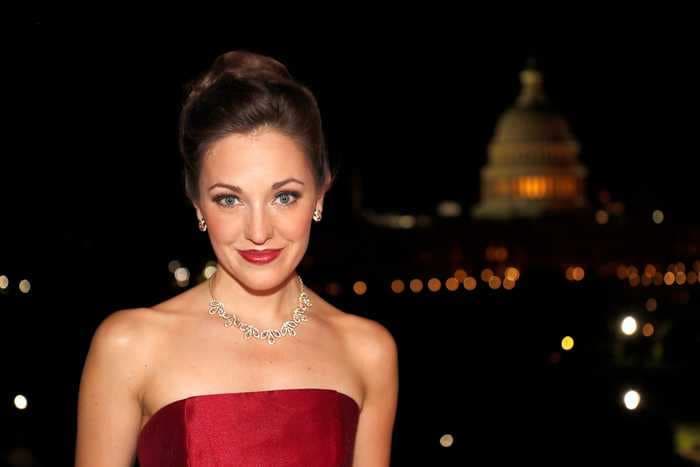 Broadway star Laura Osnes denies being fired from theater production for refusing the COVID-19 vaccine