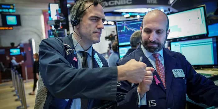 Global stocks rise in wake of US markets' rally, as oil recoups most of its losses