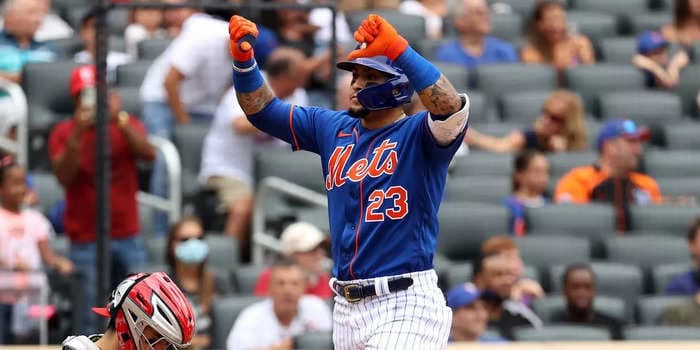 Mets players have started giving their owns fans thumbs down because they're tired of getting booed