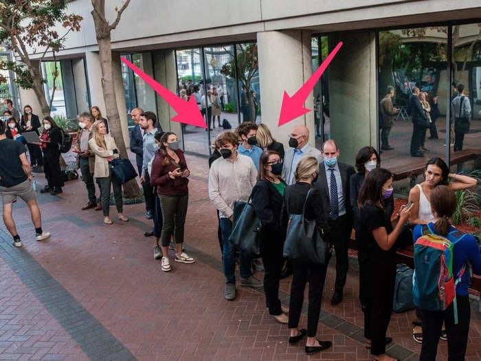 Elizabeth Holmes lookalikes showed up to her Theranos fraud trial dressed just like her: 'We're fans'