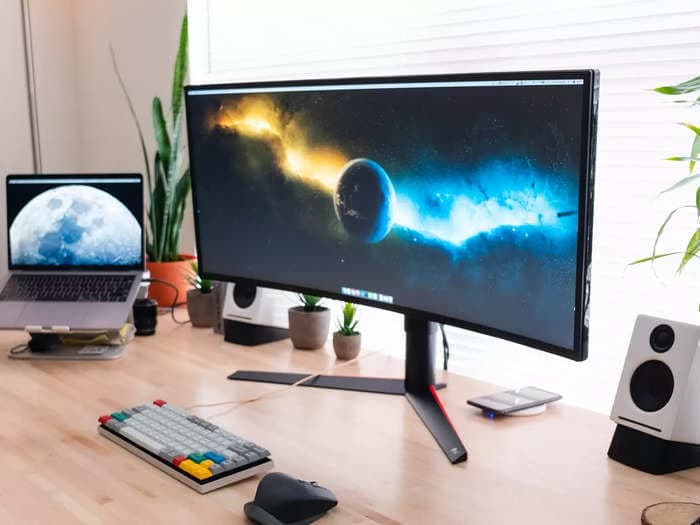 Best curved gaming monitors with a high refresh rate