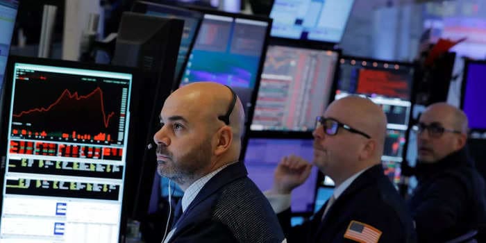 US stocks trade mixed as investors weigh impact of new economic data on Fed policy