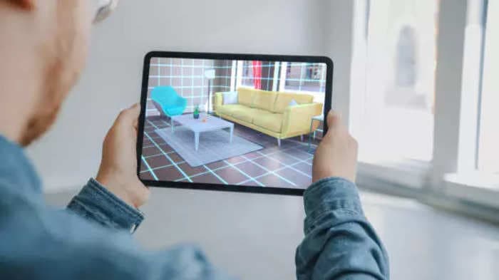 Here's a list of courses to kick start your career in the fast-growing augmented reality industry