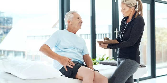7 doctor-recommended strategies to relieve hip flexor pain at home and when to visit your doctor