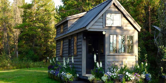 An Oregon community came together to build a 500-square-foot tiny house for a teenager who is paralyzed