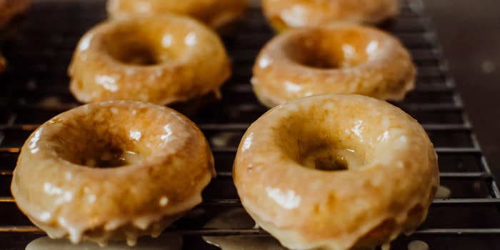 How to make warm, fluffy donuts in an air fryer