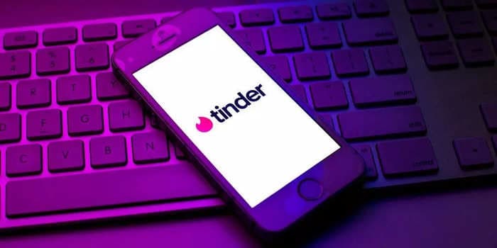 How to log into Tinder, the popular dating app, using a computer or mobile device