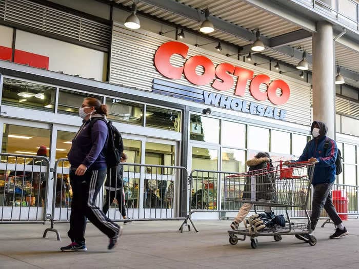 Costco is raising starting wages to $17 an hour