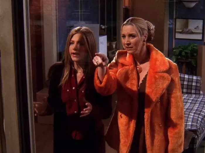 11 iconic fall outfits from 'Friends'