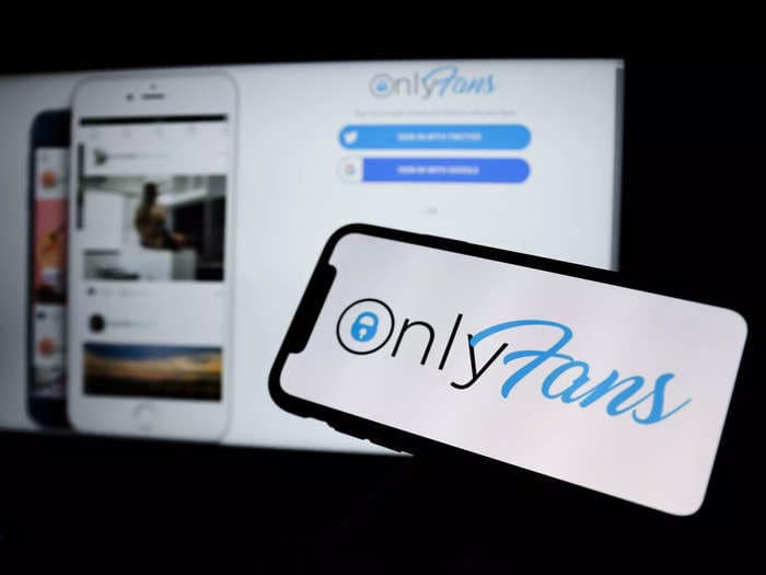 A mom in Florida said she was banned from volunteering at her kids' school because of her OnlyFans page