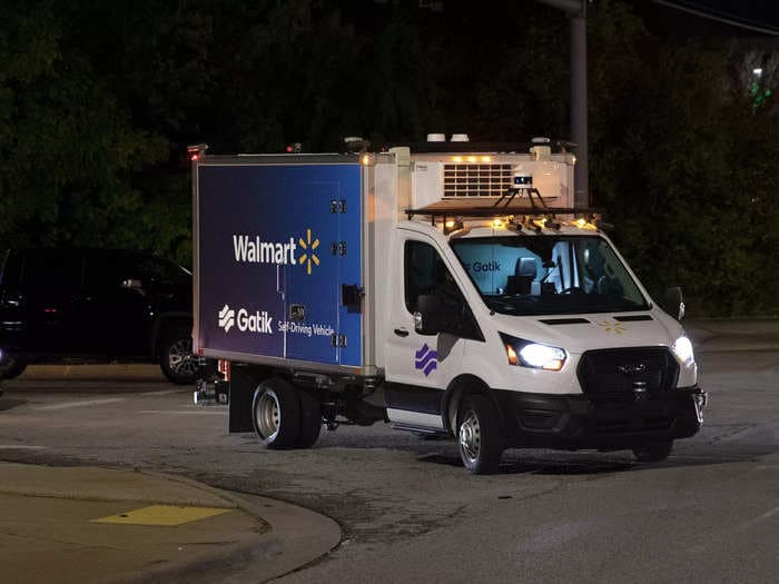 Watch from the front seat as a fully driverless Walmart truck makes a delivery