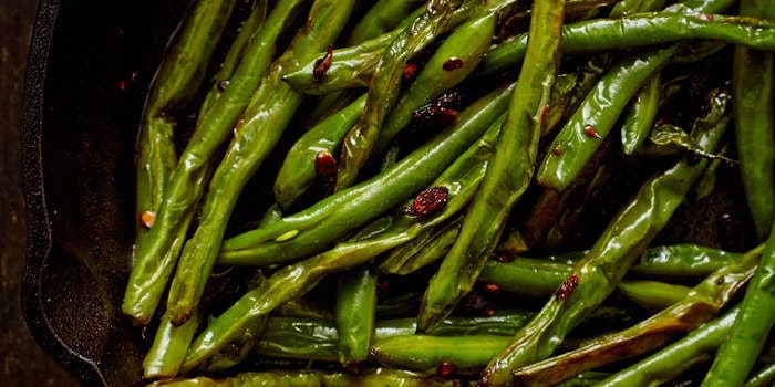 How to sauté green beans for a quick and easy side dish