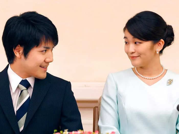 Former Japanese princess leaves behind her title to marry her college sweetheart and move to the US