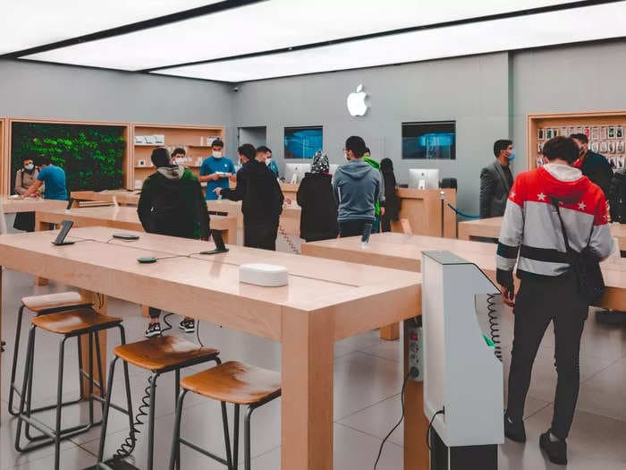 Apple may soon open physical stores in Mumbai and Delhi as it starts hiring for different roles