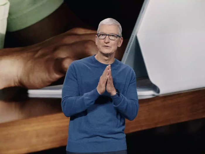 Apple shares internal memo claiming employees can speak openly about pay and working conditions