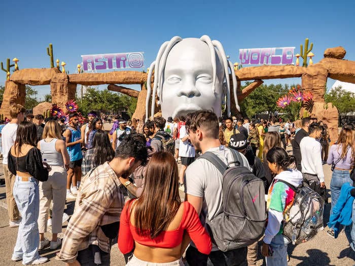 High-school senior who felt 'bubbling in his chest' after Astroworld was hospitalized with a collapsed lung, lawsuit says
