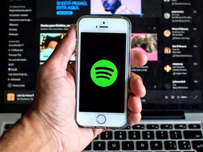 Spotify is experimenting with a TikTok-like video feed to help listeners discover new artists