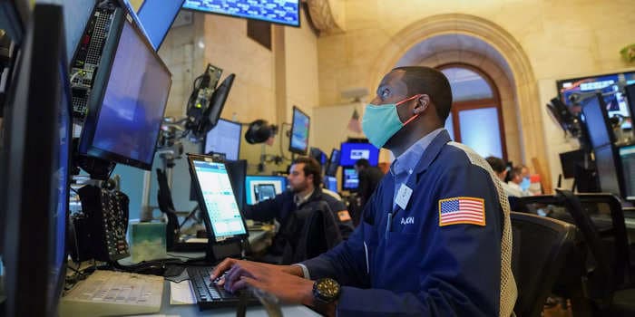 US stocks extend losses as new tapering comments from Fed Chair Powell stoke rate-hike concern