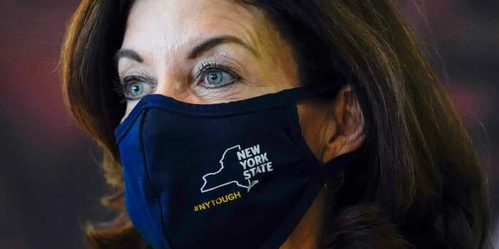 NY Gov. Kathy Hochul reinstates statewide indoor mask mandate amid Omicron spread, but venues requiring proof of vaccination will be exempt