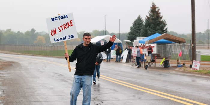 Bernie Sanders headed to Michigan to rally with striking Kellogg's workers