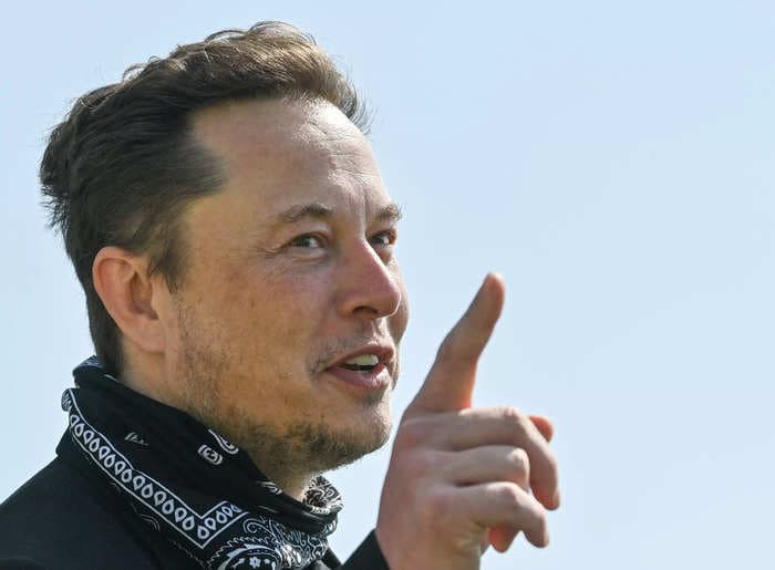 Elon Musk bashes California for 'overtaxation' after Tesla's move to Austin, but says he misses his friends