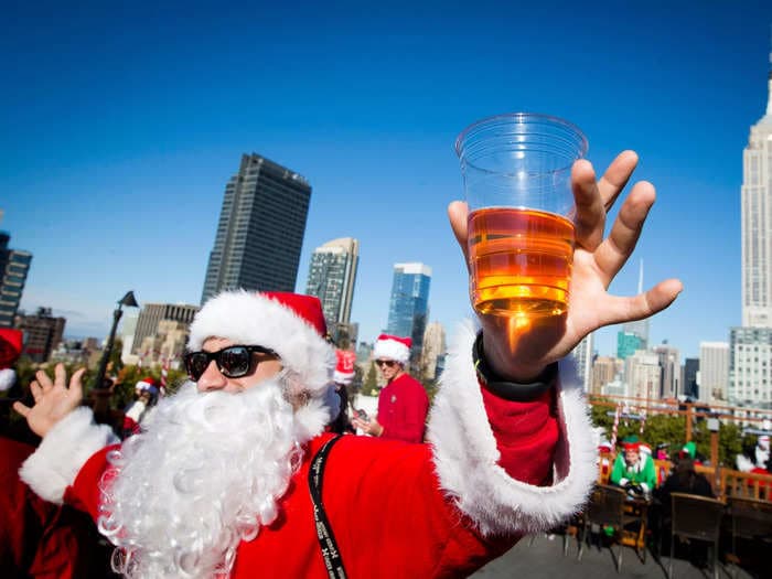 Stolen wallets and groping Santas: Midtown Manhattan's Christmas tourists are back — and so is their bad behavior