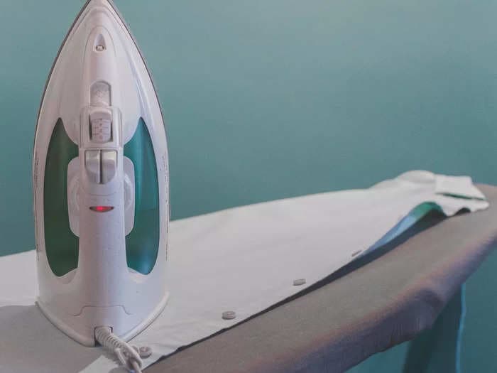 Best dry iron for small family in India