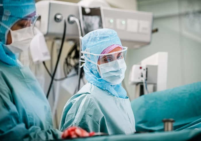 Women are more likely to die from surgery if their doctor is male versus female, study suggests