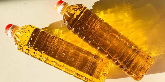 Vegetable oil vs. canola oil: Yes, you can use them interchangeably