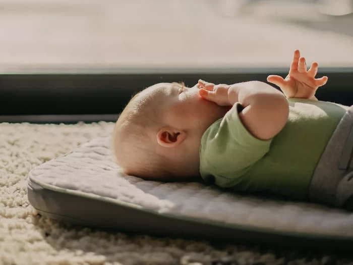 Play mats for crawling babies