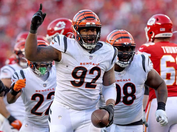 The Bengals defense made one big play and one big adjustment to stage the greatest comeback in AFC Championship history