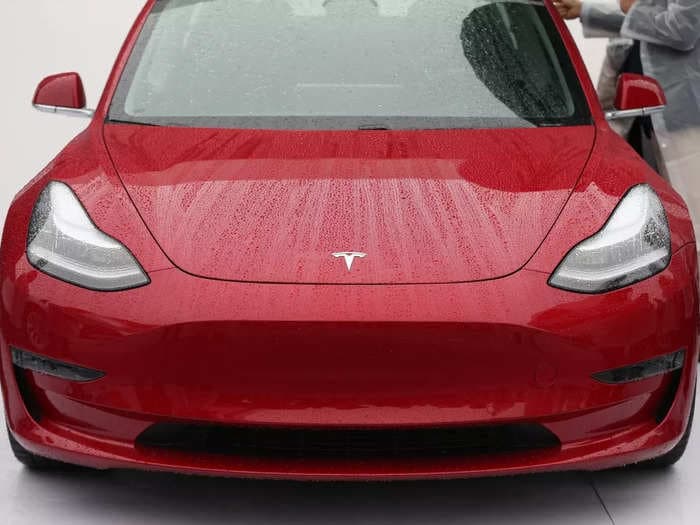 Tesla reportedly working on an app store for its cars