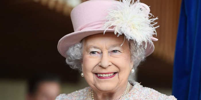 Instagram gossip blog with 2.8 million followers that said Queen Elizabeth had died is doubling down, claiming a retraction was 'fake news'