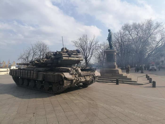 People in Ukraine are queueing for banks and sheltering in metro stations in the wake of Russian airstrikes