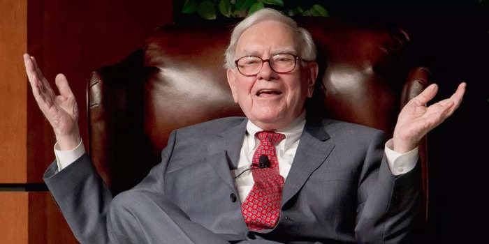 Warren Buffett praises Tim Cook, slams companies that exaggerate their earnings, and underlines the power of interest rates in his shareholder letter. Here are the 7 best quotes.